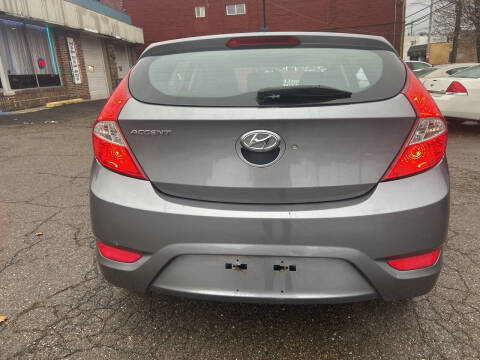 2013 Hyundai Accent GS
