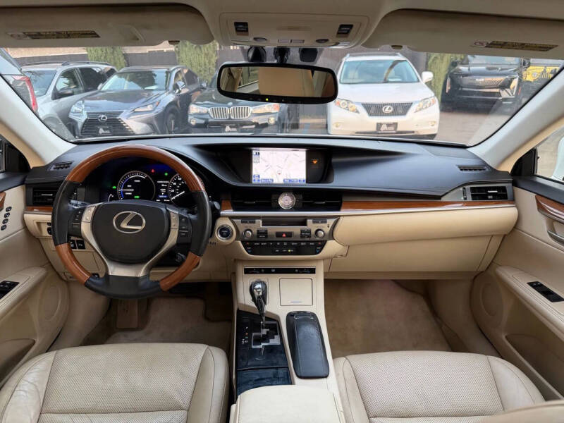 2014 Lexus ES 300h
