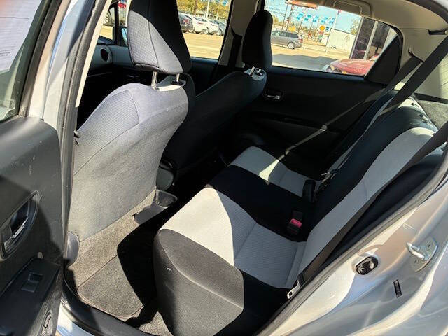 2014 Toyota Yaris 5-Door LE