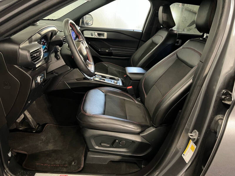 2022 Ford Explorer ST-Line