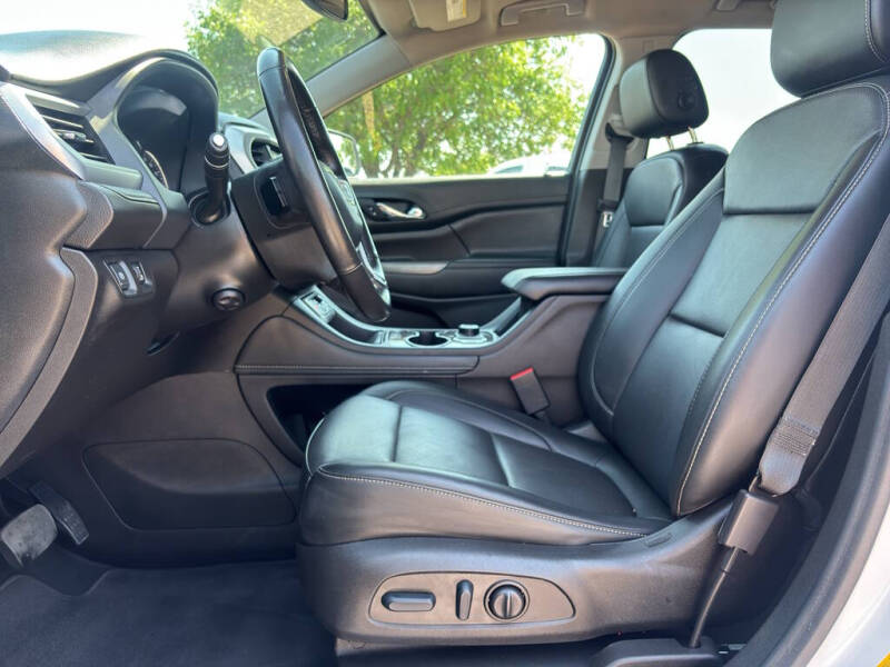 2022 GMC Acadia SLT