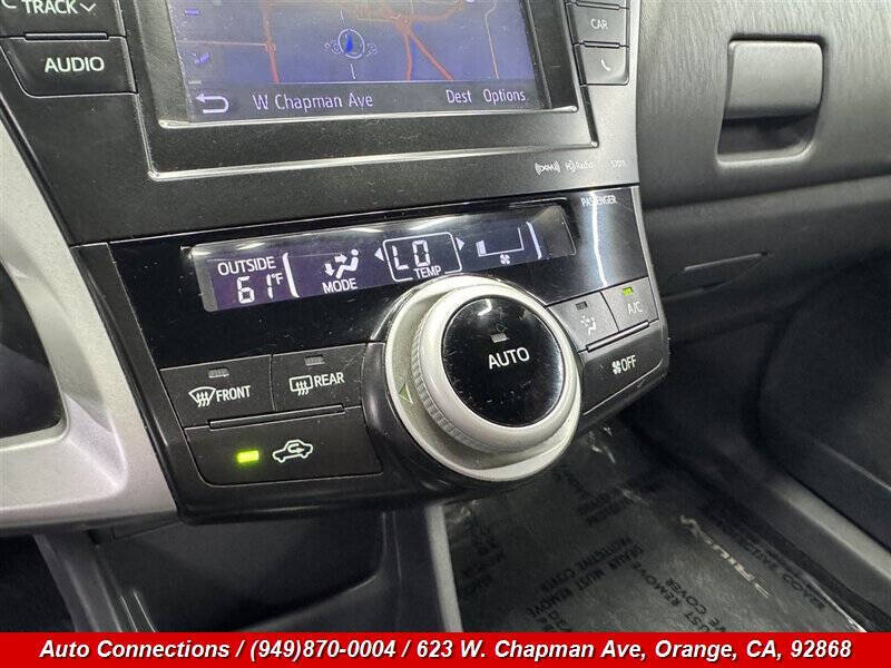 2013 Toyota Prius v Three