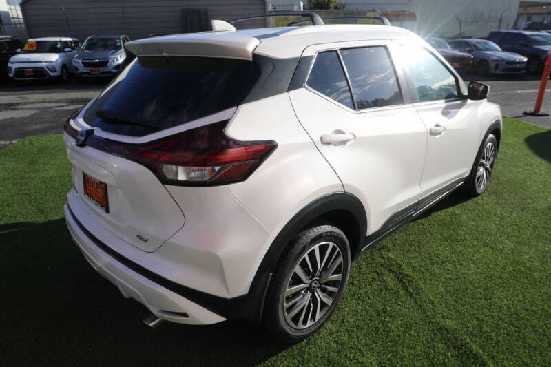 2023 Nissan Kicks SV