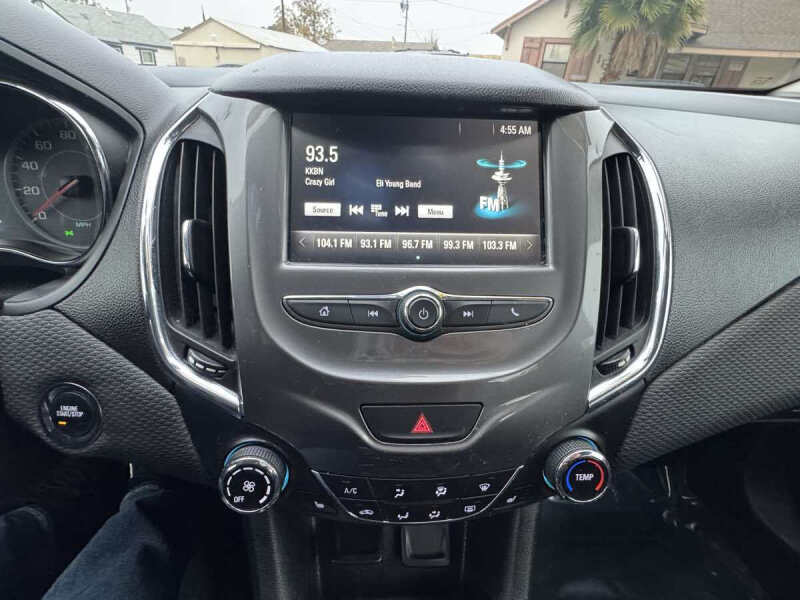 2017 Chevrolet Cruze LT Auto