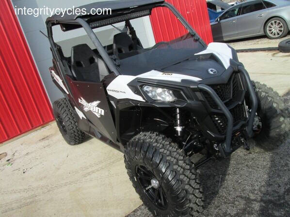 2023 Can-Am MAVERICK 700 DPS