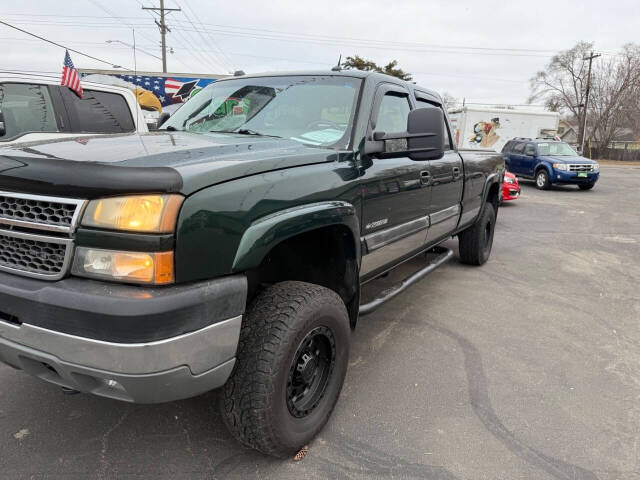 2005 Chevrolet Silverado 2500HD for sale at Car Smart Of St. Cloud in Saint Cloud, MN