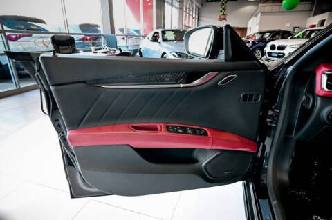 2022 Maserati Ghibli Modena Q4