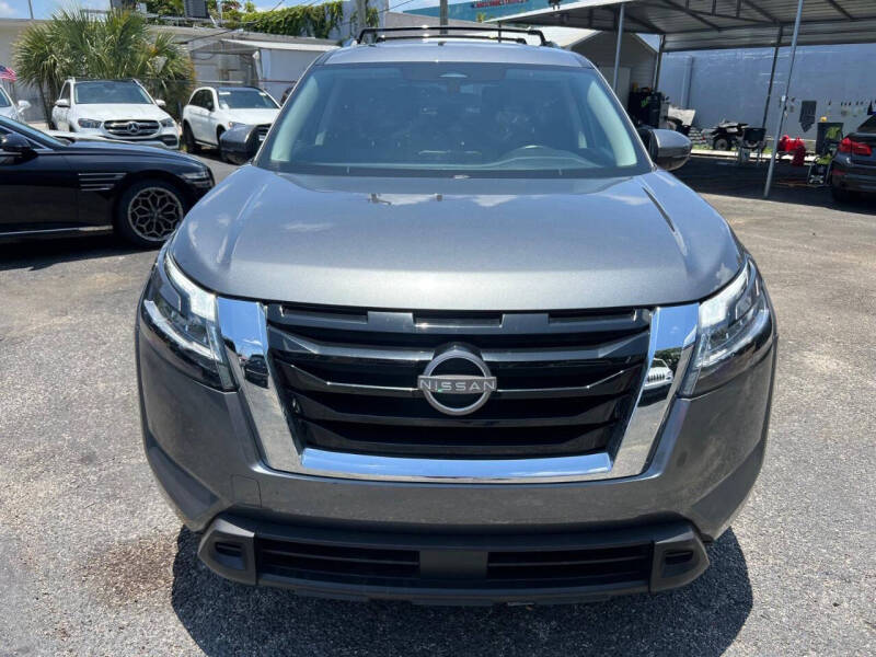 2022 Nissan Pathfinder SV