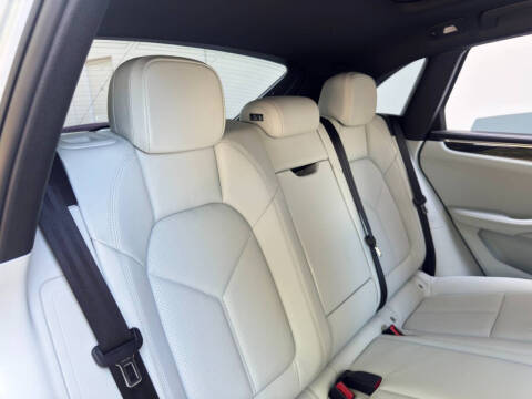 2023 Porsche Macan S