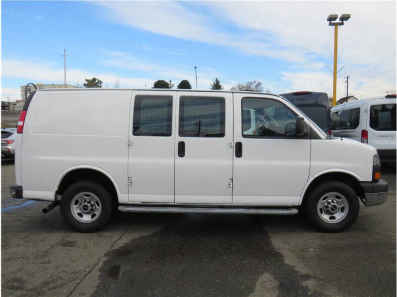 2016 GMC Savana 2500
