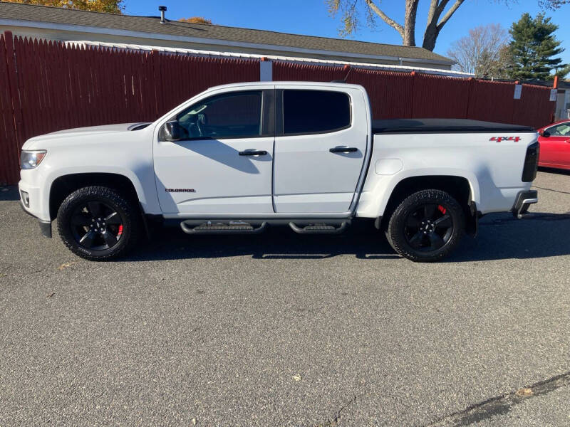 2018 Chevrolet Colorado LT photo 2