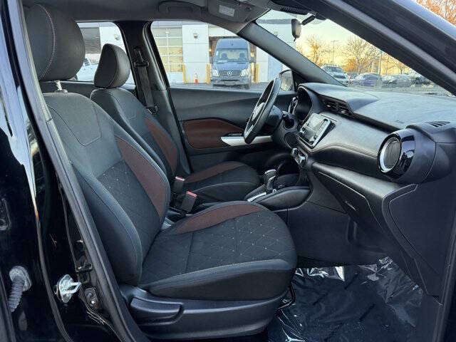 2020 Nissan Kicks SR