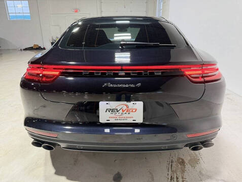 2018 Porsche Panamera 4