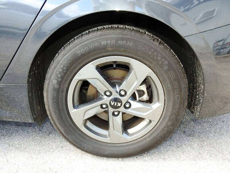 2021 Kia K5  - $21,900