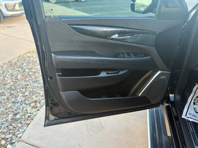 2017 Cadillac Escalade Platinum