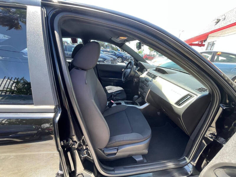 2011 Ford Focus Sport SES