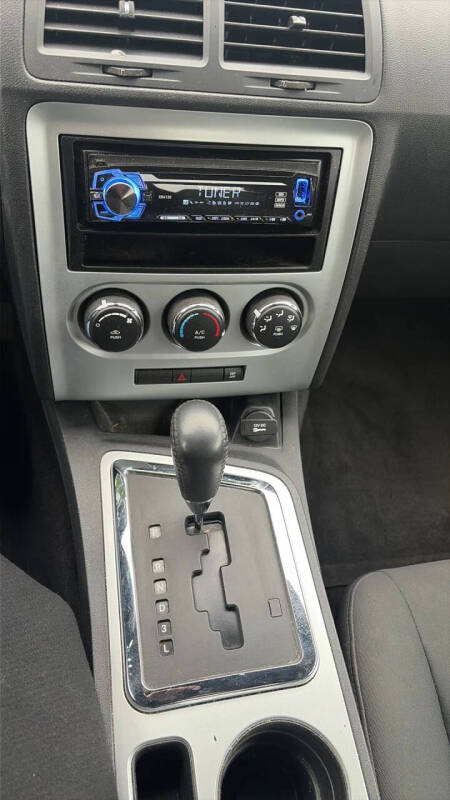 2009 Dodge Challenger SE