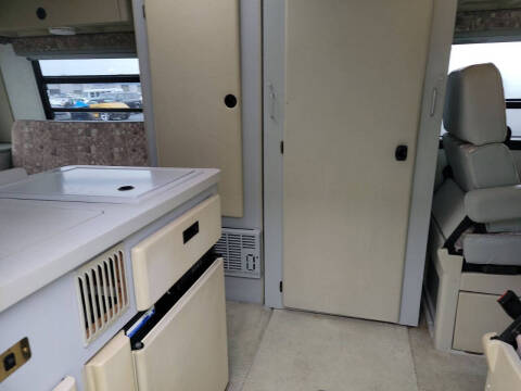 2002 Winnebago Rialta 22QD