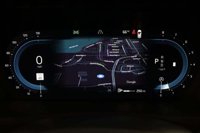 2025 Volvo XC90 B5 Plus Bright Theme