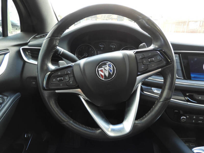 2022 Buick Enclave Essence