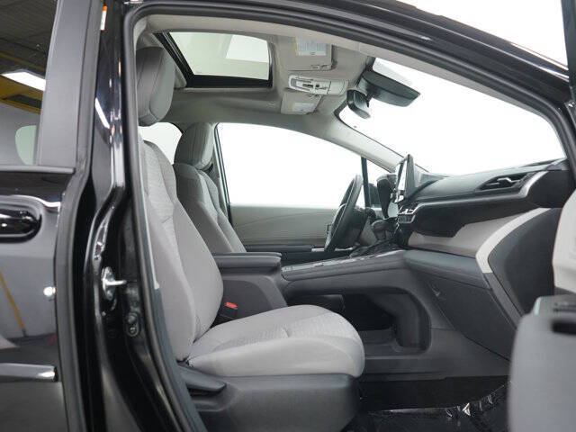 2024 Toyota Sienna LE 8-Passenger