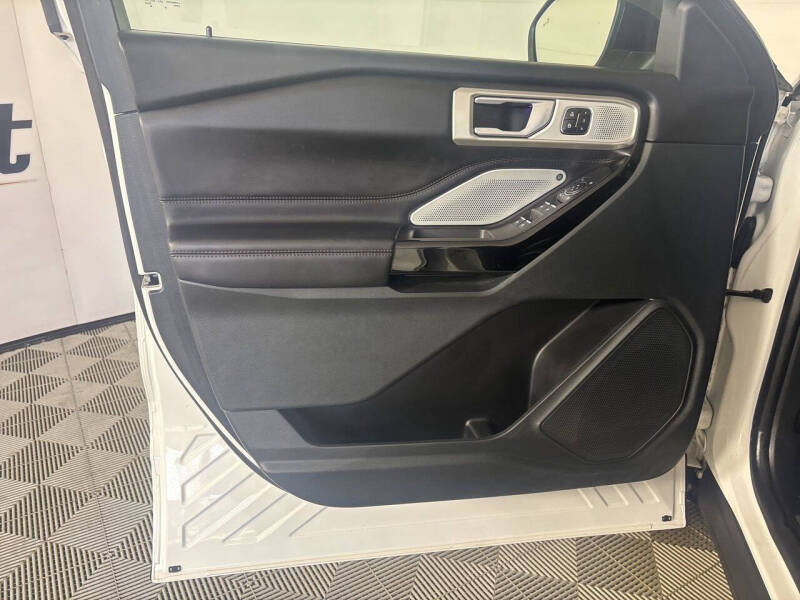 2023 Ford Explorer Platinum