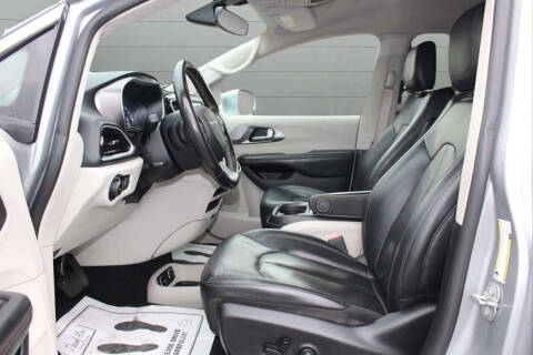2020 Chrysler Pacifica Touring L
