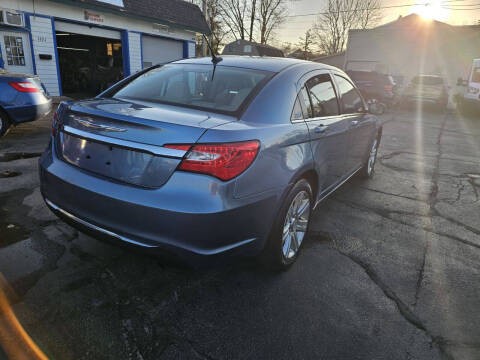 2011 Chrysler 200 Touring