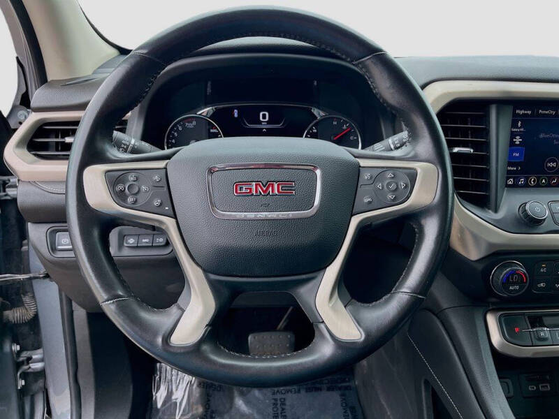 2022 GMC Acadia Denali
