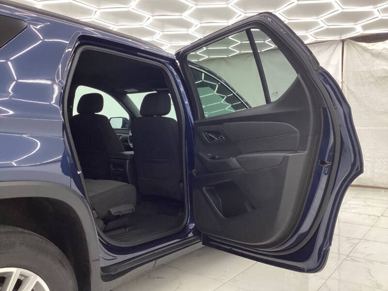 2022 Chevrolet Traverse LT Cloth