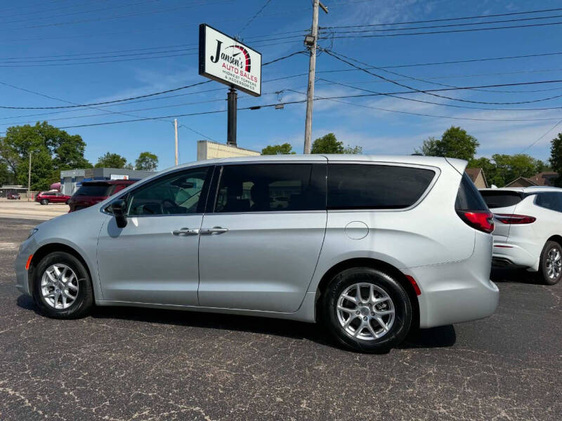 2024 Chrysler Pacifica Touring L