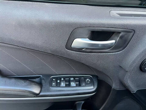 2017 Dodge Charger SXT