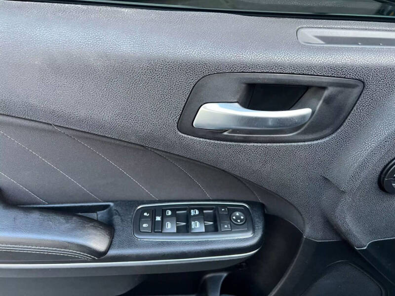 2017 Dodge Charger SXT