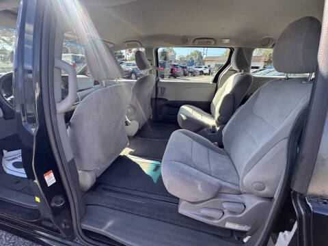 2015 Toyota Sienna L 7-Passenger