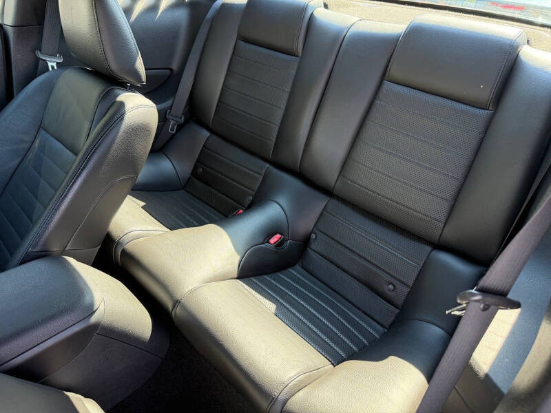 2005 Ford Mustang GT Premium