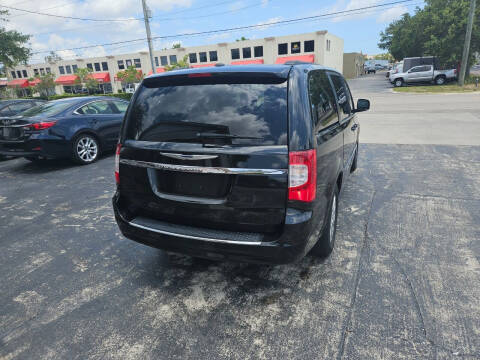2015 Chrysler Town and Country Touring