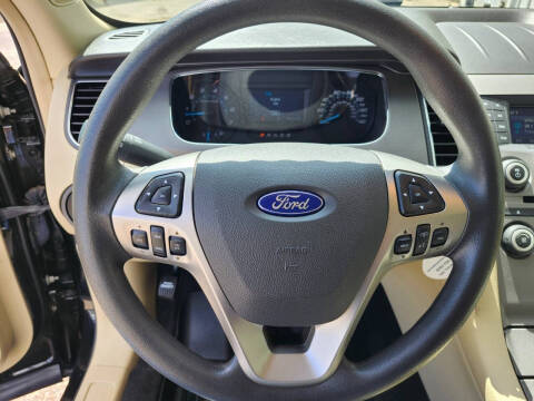 2017 Ford Taurus SE