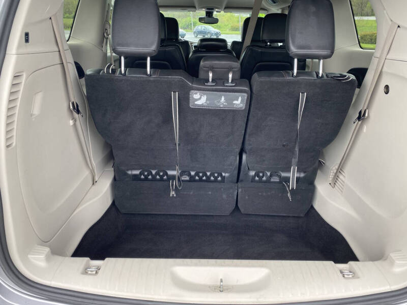 2017 Chrysler Pacifica Touring-L