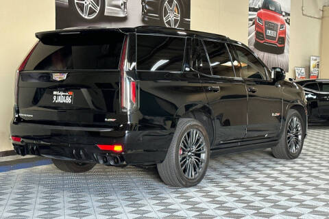 2023 Cadillac Escalade-V