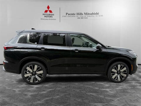 2025 Mitsubishi Outlander SE