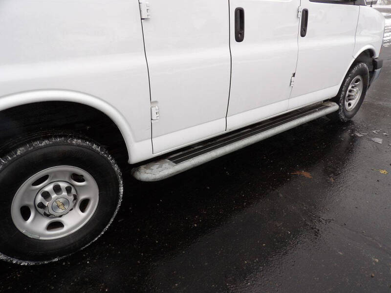 2023 Chevrolet Express 2500