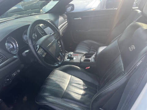 2012 Chrysler 300 S V6