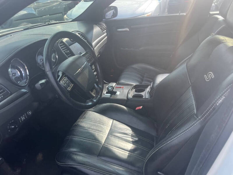 2012 Chrysler 300 S V6