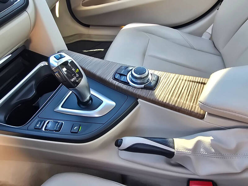 2012 BMW 3 Series 328i