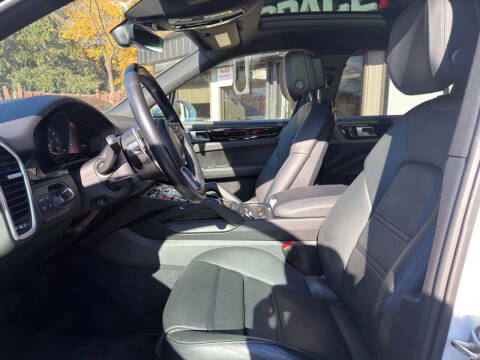 2022 Porsche Cayenne Platinum Edition