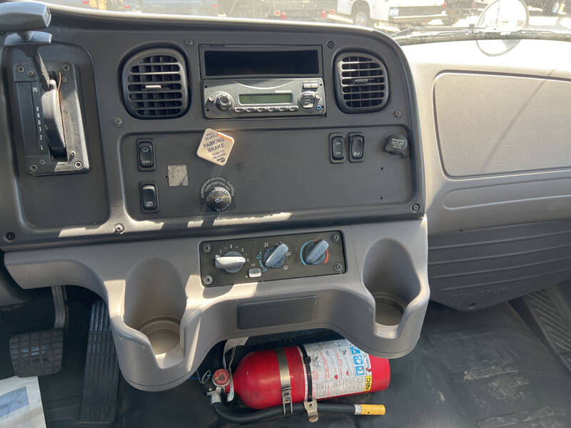 2012 Freightliner M2 106