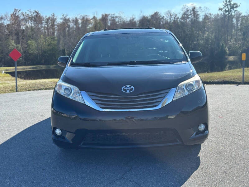 2014 Toyota Sienna XLE 8-Passenger