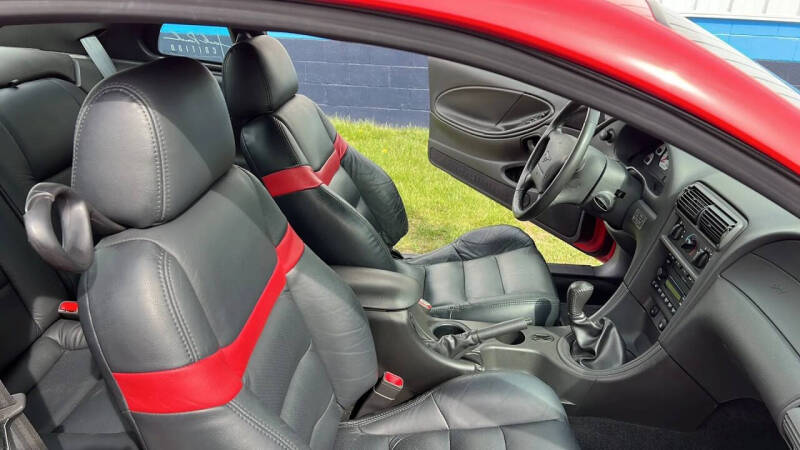 2002 Ford Mustang GT Deluxe