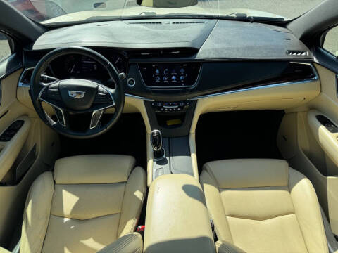 2017 Cadillac XT5 Luxury