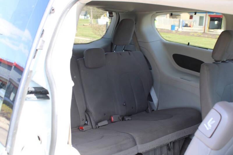 2017 Chrysler Pacifica Touring-L